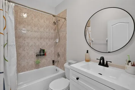 913 NW 135th Avenue Pembroke Pines FL 33028