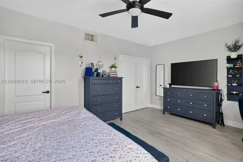 913 NW 135th Avenue Pembroke Pines FL 33028