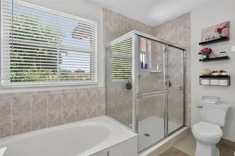 913 NW 135th Avenue Pembroke Pines FL 33028