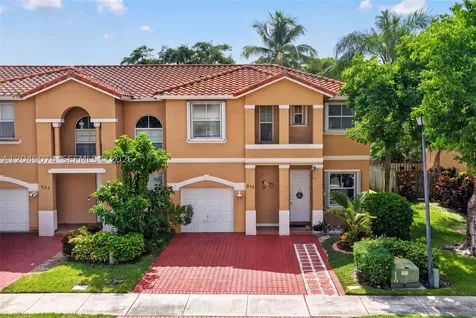 913 NW 135th Avenue Pembroke Pines FL 33028
