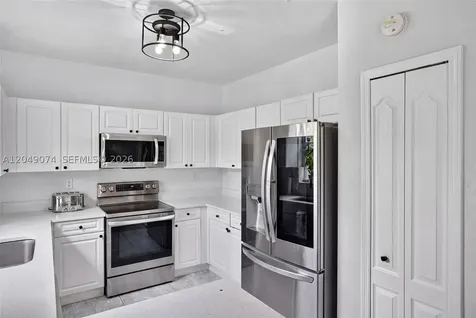 913 NW 135th Avenue Pembroke Pines FL 33028