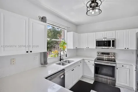 913 NW 135th Avenue Pembroke Pines FL 33028