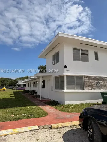 1695 NE 150th Street Miami FL 33181