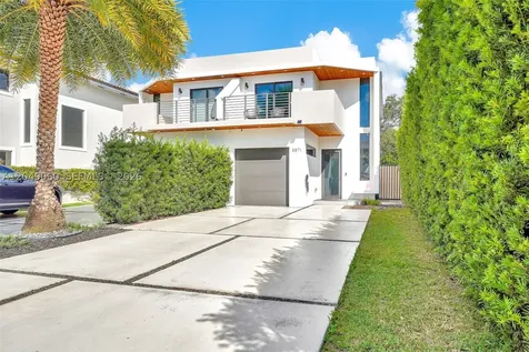 8871 SW 28th Street Miami FL 33165