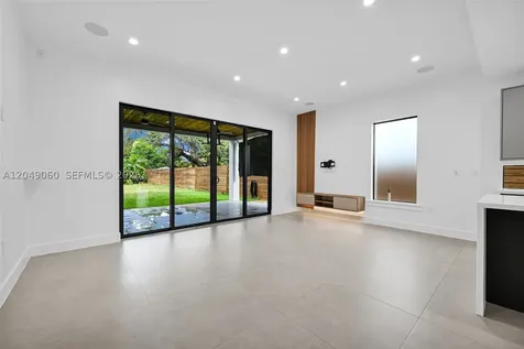 8871 SW 28th Street Miami FL 33165