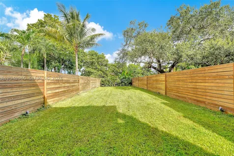 8871 SW 28th Street Miami FL 33165