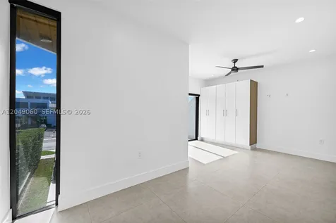 8871 SW 28th Street Miami FL 33165