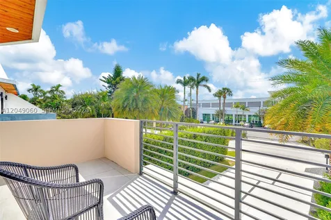 8871 SW 28th Street Miami FL 33165