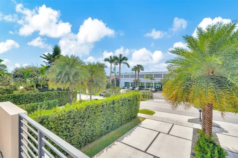 8871 SW 28th Street Miami FL 33165
