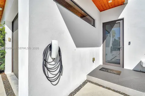 8871 SW 28th Street Miami FL 33165
