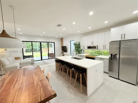 8871 SW 28th Street Miami FL 33165