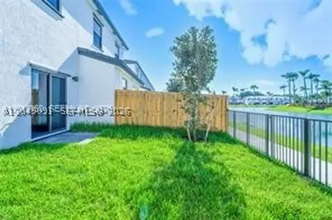 4941 Peacock Way Dania Beach FL 33312