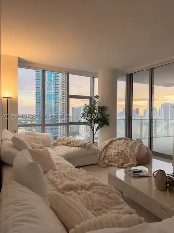 851 NE 1st Avenue Miami FL 33132