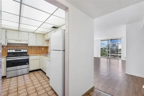 1666 West Avenue Miami Beach FL 33139