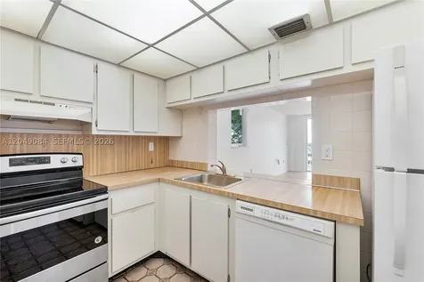 1666 West Avenue Miami Beach FL 33139