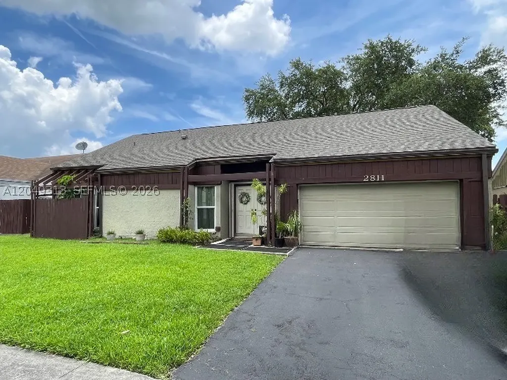 2811 Devonwood Avenue Miramar FL 33025