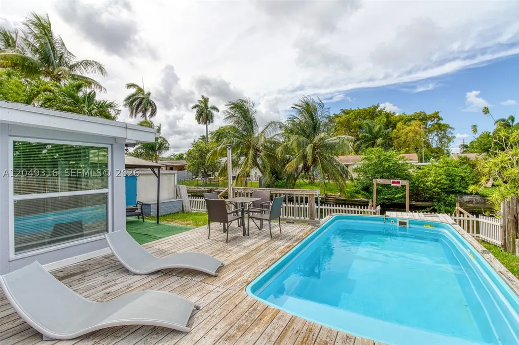3039 Grant Street Hollywood FL 33021