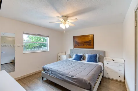3039 Grant Street Hollywood FL 33021