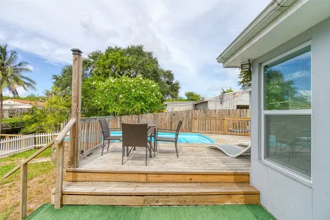 3039 Grant Street Hollywood FL 33021
