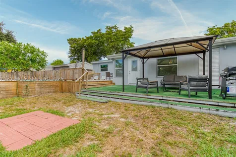 3039 Grant Street Hollywood FL 33021