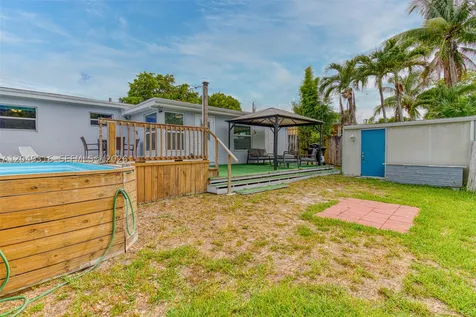 3039 Grant Street Hollywood FL 33021
