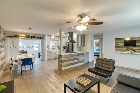 3039 Grant Street Hollywood FL 33021
