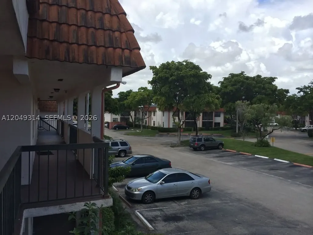 861 NE 207th Lane Miami FL 33179