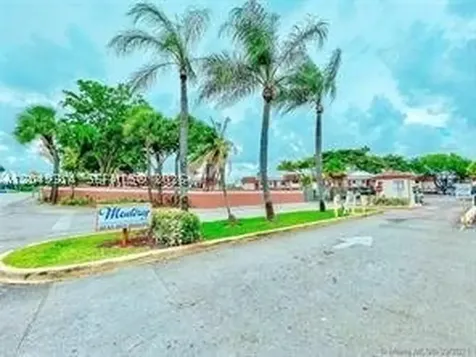 861 NE 207th Lane Miami FL 33179