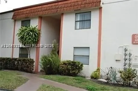 861 NE 207th Lane Miami FL 33179