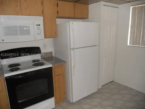861 NE 207th Lane Miami FL 33179
