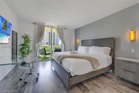 Sunny Isles Beach FL 33160