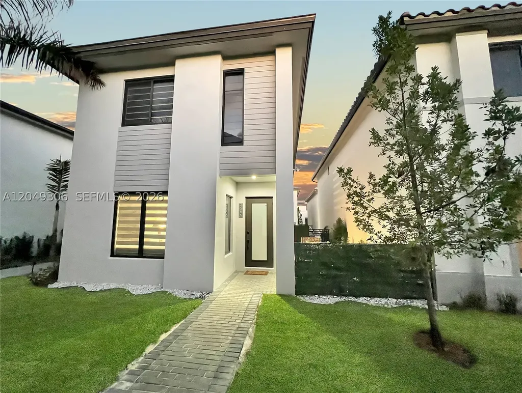 4386 NW 80th Court Doral FL 33166