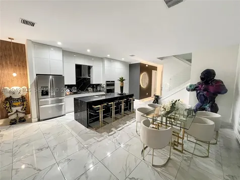 4386 NW 80th Court Doral FL 33166