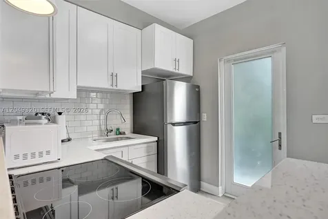 1431 Lincoln Terrace Miami Beach FL 33139