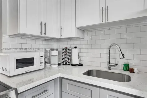 1431 Lincoln Terrace Miami Beach FL 33139