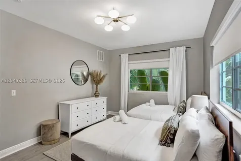 1431 Lincoln Terrace Miami Beach FL 33139