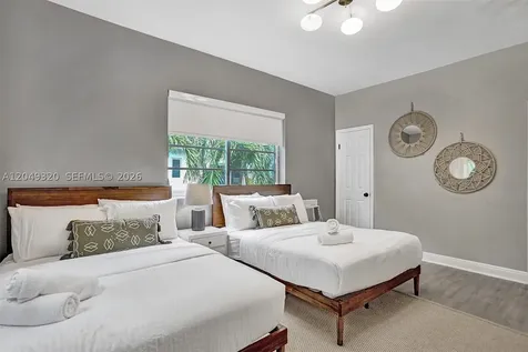 1431 Lincoln Terrace Miami Beach FL 33139