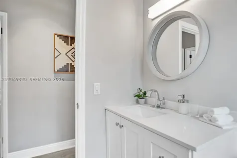 1431 Lincoln Terrace Miami Beach FL 33139