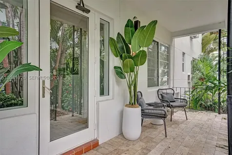 1431 Lincoln Terrace Miami Beach FL 33139
