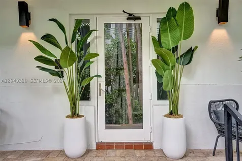 1431 Lincoln Terrace Miami Beach FL 33139