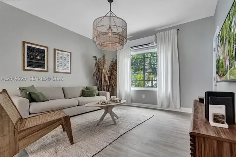 1431 Lincoln Terrace Miami Beach FL 33139