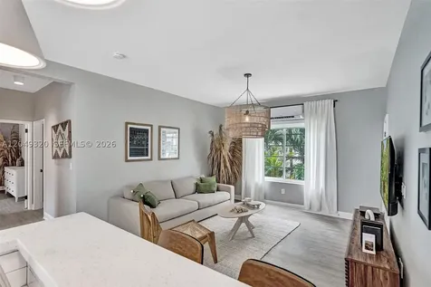 1431 Lincoln Terrace Miami Beach FL 33139