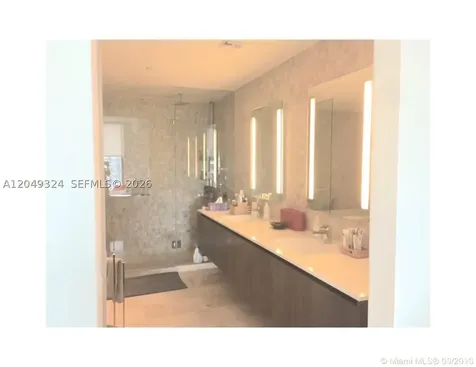 68 SE 6th Street Miami FL 33131