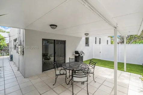944 SW 10th Avenue Miami FL 33130
