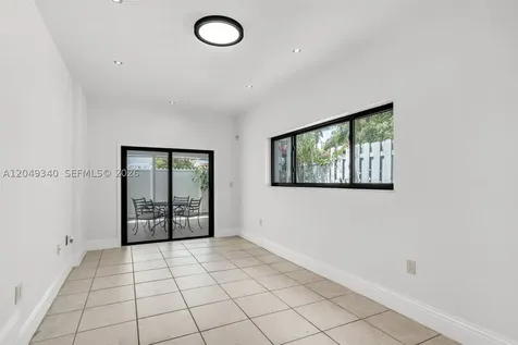 944 SW 10th Avenue Miami FL 33130