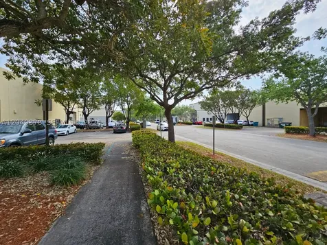 10475 NW 37th Terrace Doral FL 33178