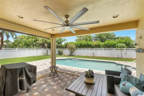 8177 NW 1st Street Coral Springs FL 33071