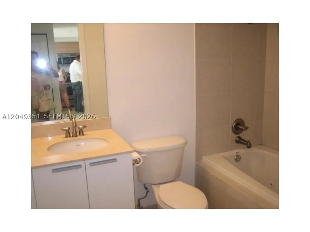 140 S Dixie Hy Hollywood FL 33020