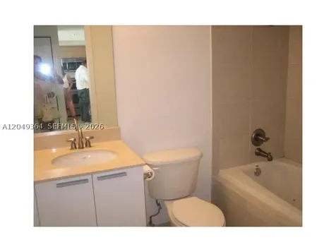 140 S Dixie Hy Hollywood FL 33020