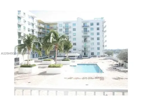 140 S Dixie Hy Hollywood FL 33020